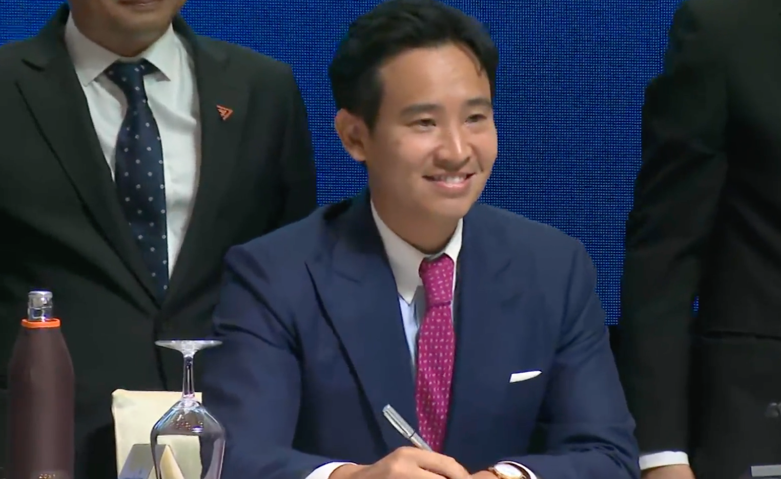 เลือกตั้ง 2566 สรุป MOU ตั้งรัฐบาล พร้อมแนวทางปฎิบัติ ของทุกพรรค เลือกตั้ง 2566 สรุป MOU ตั้งรัฐบาล พร้อมแนวทางปฎิบัติ ของทุกพรรค