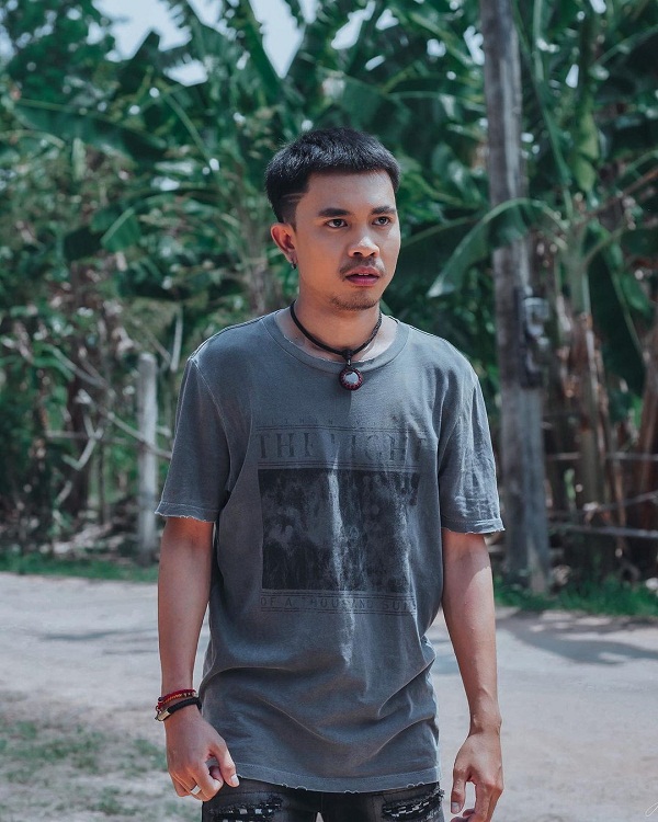 “เน็ค นฤพล” ภูมิใจผลงานเพลง เจ็บส่ำฟ้า มีรายได้ให้ครอบครัว (มีคลิป) “เน็ค นฤพล” ภูมิใจผลงานเพลง เจ็บส่ำฟ้า มีรายได้ให้ครอบครัว (มีคลิป)
