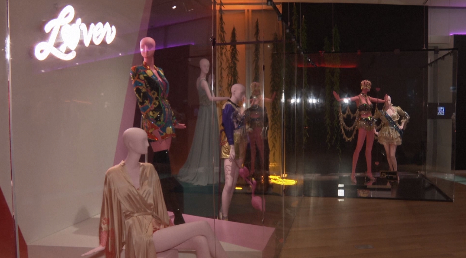   งานนิทรรศการ “Taylor Swift: Storyteller” ที่ “New York” 