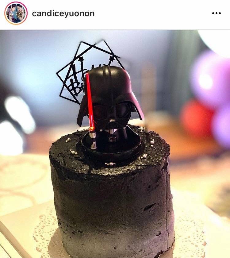 เอ็นดู ‘กู่เทียนเล่อ’!! วันเกิดอายุ 51 ปี เป่าเค้กดาร์ธเวเดอร์ เอ็นดู ‘กู่เทียนเล่อ’!! วันเกิดอายุ 51 ปี เป่าเค้กดาร์ธเวเดอร์