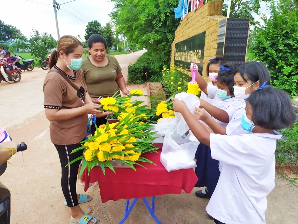 โรงเรียนบ้านแก้วเพชรพลอย จ.สระแก้ว สอนทักษะอาชีพ-สร้างคลังอาหาร “โครงการเลี้ยงไก่ไข่เพื่ออาหารกลางวันนักเรียน” โรงเรียนบ้านแก้วเพชรพลอย จ.สระแก้ว สอนทักษะอาชีพ-สร้างคลังอาหาร “โครงการเลี้ยงไก่ไข่เพื่ออาหารกลางวันนักเรียน”
