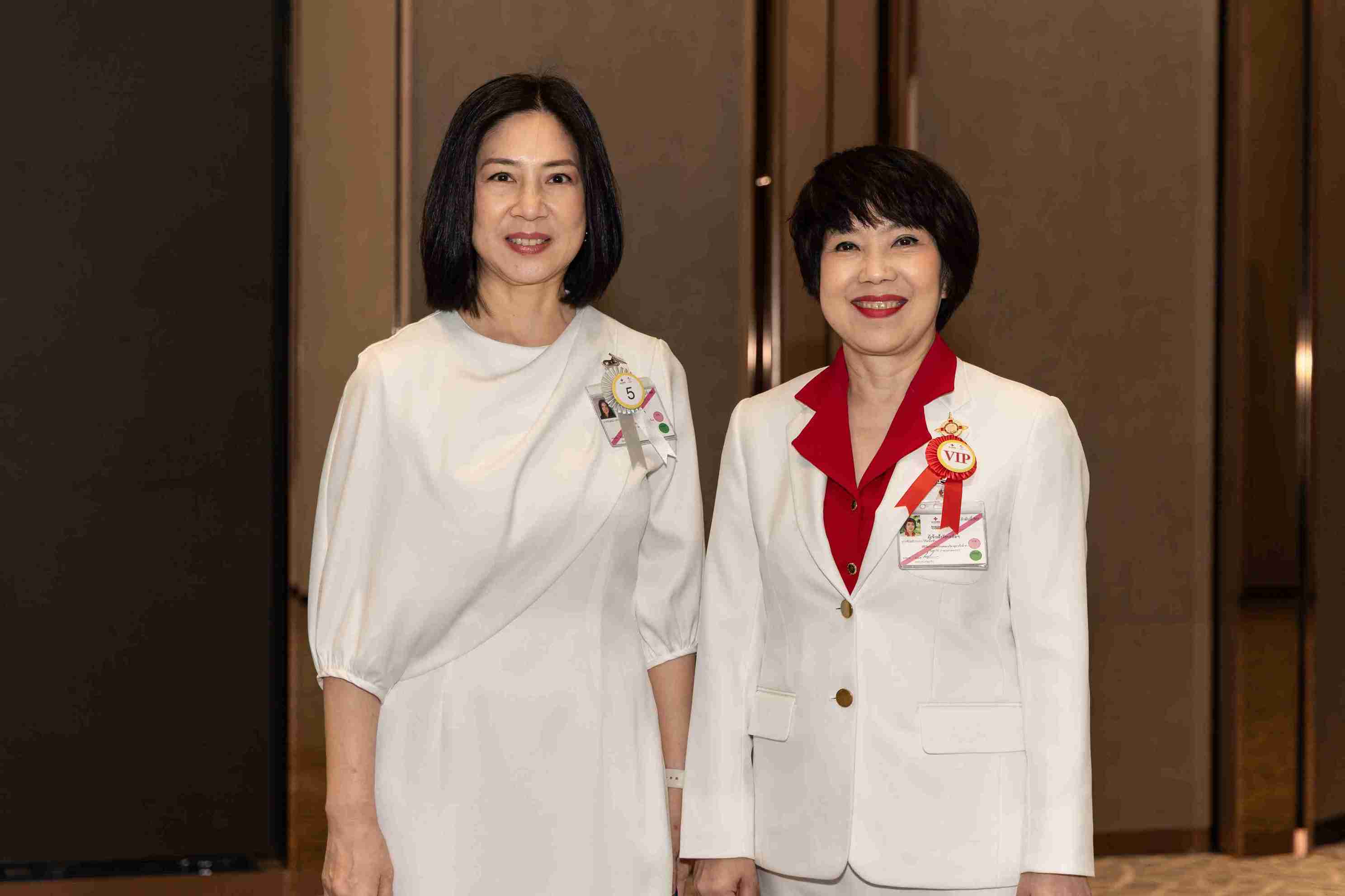 สมเด็จพระกนิษฐาธิราชเจ้า กรมสมเด็จพระเทพรัตนราชสุดาฯ สยามบรมราชกุมารี เสด็จพระราชดำเนินไปทรงเปิด “งานออกร้านคณะภริยาทูต ครั้งที่ 57”