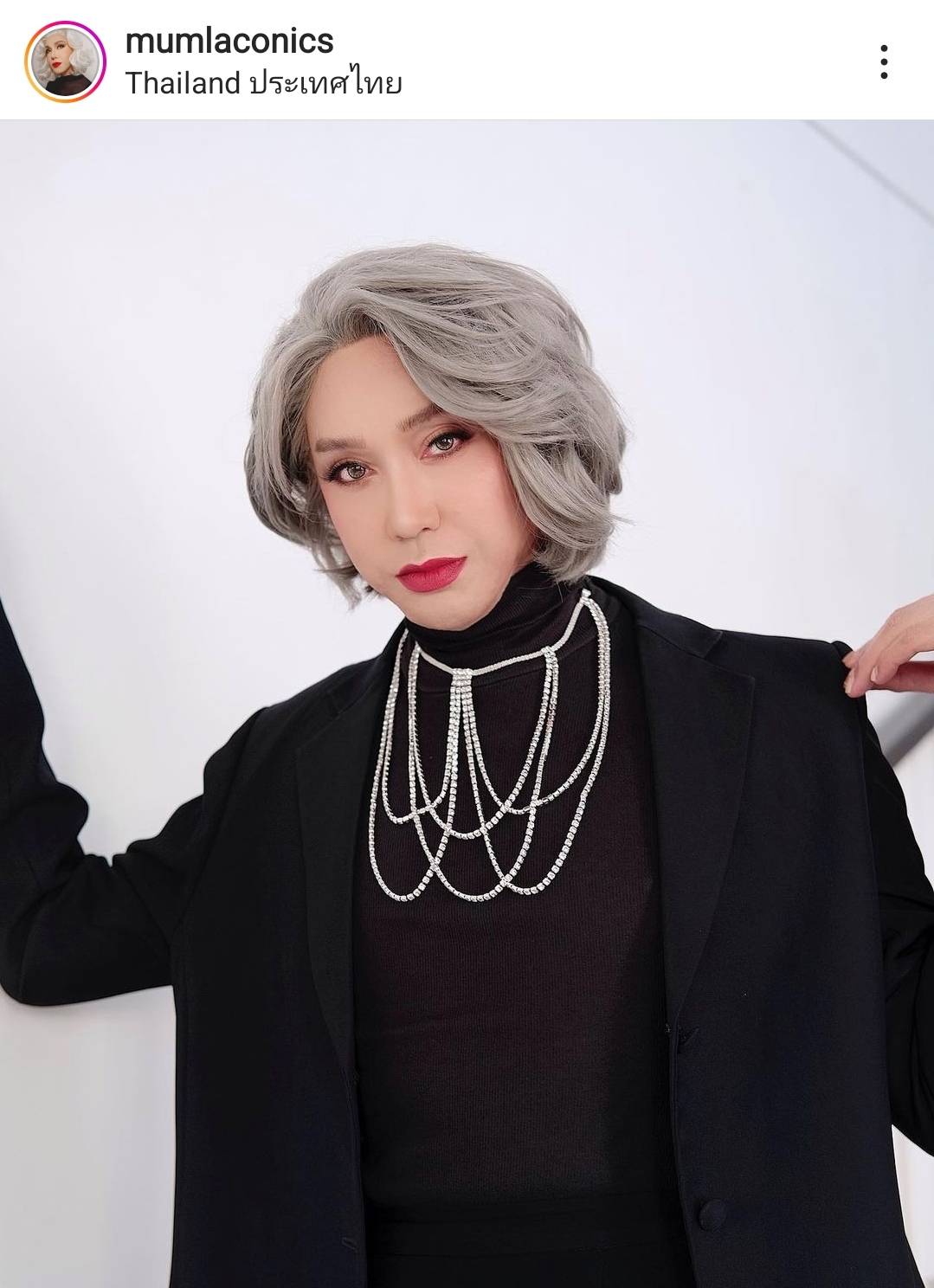 มัม ลาโคนิค โพสต์ถามชาวเน็ต หลังมีอาการตาแดงคล้ายเลือดออก มัม ลาโคนิค โพสต์ถามชาวเน็ต หลังมีอาการตาแดงคล้ายเลือดออก