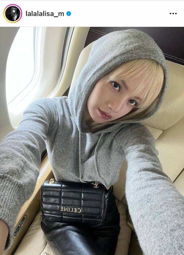 เมื่อตัวท็อปเดินทาง!! ‘ลิซ่า - วี BTS’ เผยภาพในเจ็ทส่วนตัวพาลัดฟ้าสู่ปารีส เมื่อตัวท็อปเดินทาง!! ‘ลิซ่า - วี BTS’ เผยภาพในเจ็ทส่วนตัวพาลัดฟ้าสู่ปารีส