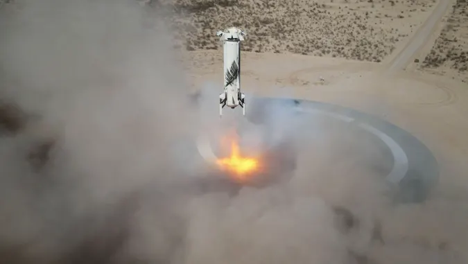 แสบใช่เล่น! Blue Origin แซะคู่แข่ง Virgin Galactic ไปไม่ถึงอวกาศแน่!