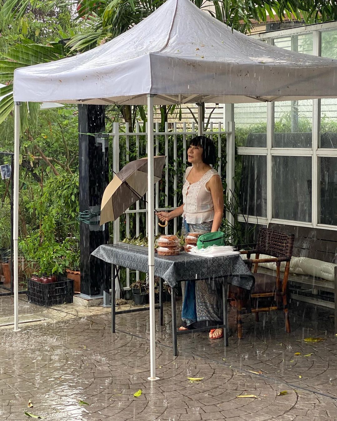 ม้า อรนภา ซึ้งใจ กาละแมร์ ช่วยสั่งซื้อห่อหมก หลังเห็นยืนตากฝนขาย