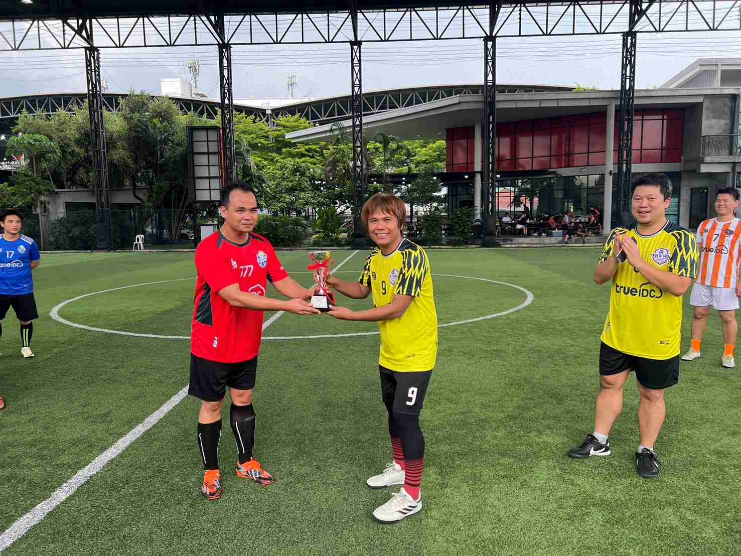 TNNFC คว้าแชมป์แรกของปี ในศึกฟุตบอลเจ็คคนสี่เส้า TDPK VALLEY INVITATION CUP 2024