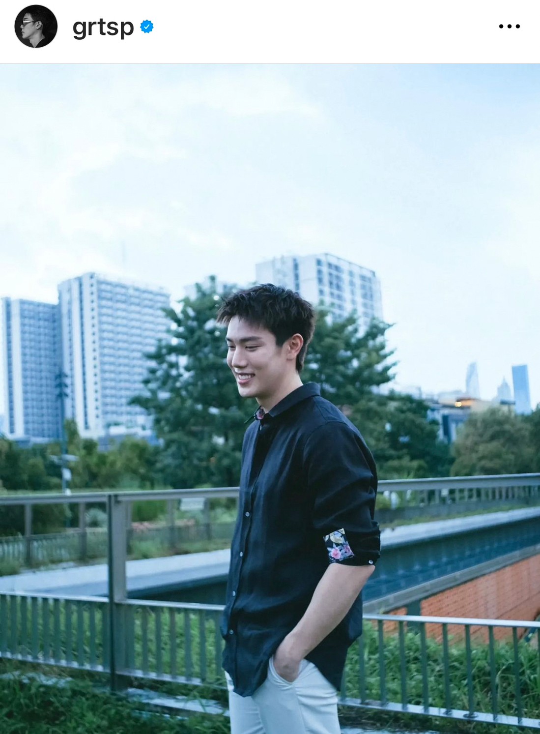 เกรท สพล แฮปปี้เซ็นสัญญาต้นสังกัดใหม่ ถามแฟนๆ แก่เกินจะเล่นซีรีส์วายหรือยัง? เกรท สพล แฮปปี้เซ็นสัญญาต้นสังกัดใหม่ ถามแฟนๆ แก่เกินจะเล่นซีรีส์วายหรือยัง?