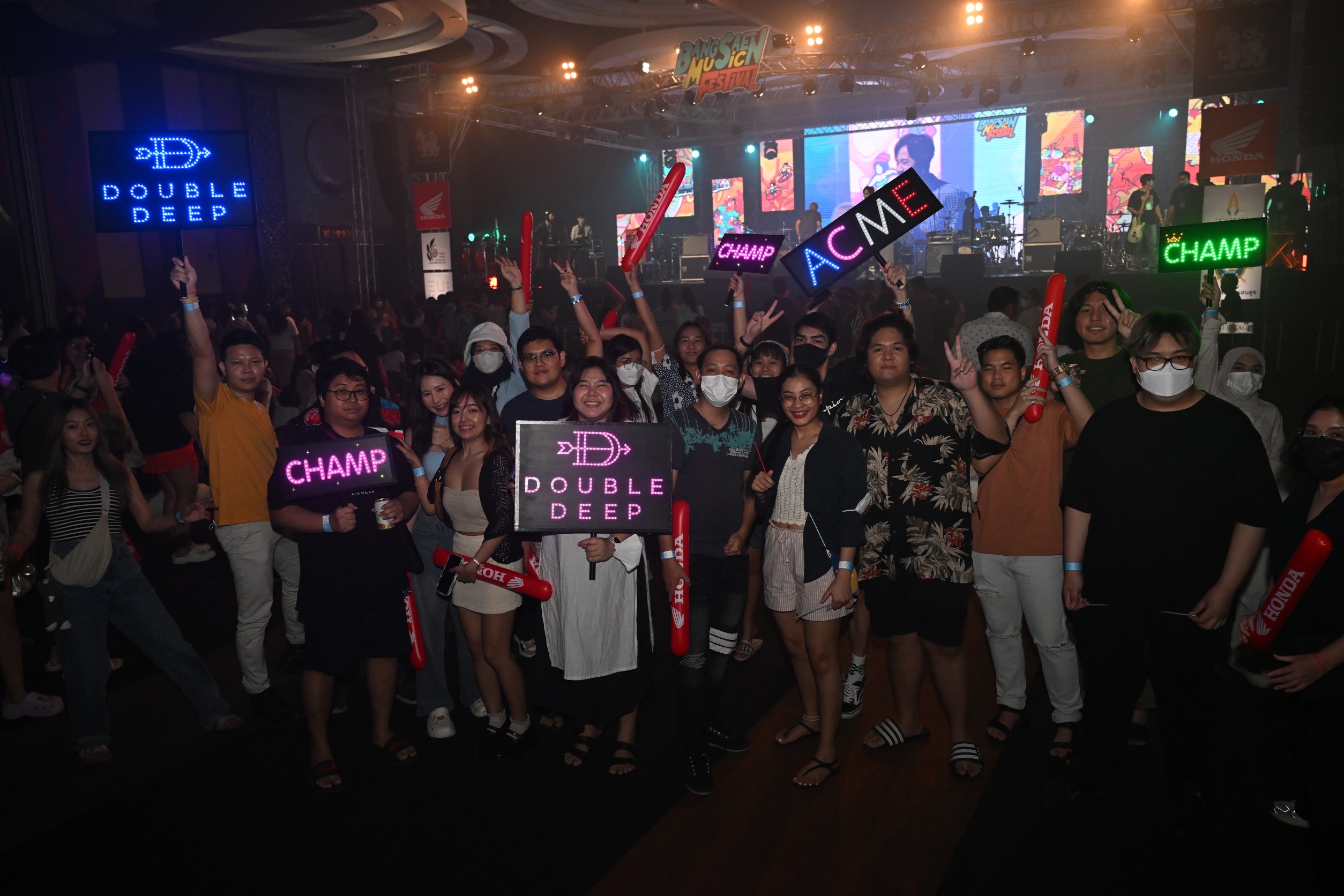 Acme-DoubleDeep จัดเต็มแสดงโชว์ใน BANGSAEN MUSIC FESTIVAL Acme-DoubleDeep จัดเต็มแสดงโชว์ใน BANGSAEN MUSIC FESTIVAL
