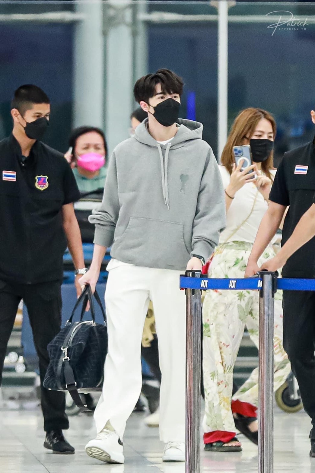  “แพทริค ณัฐวรรธ์” ไปสานฝันต่อ บินกลับจีน แฟนคลับติดแฮชแท็ก #ไว้เจอกันใหม่นะคับแพทริค