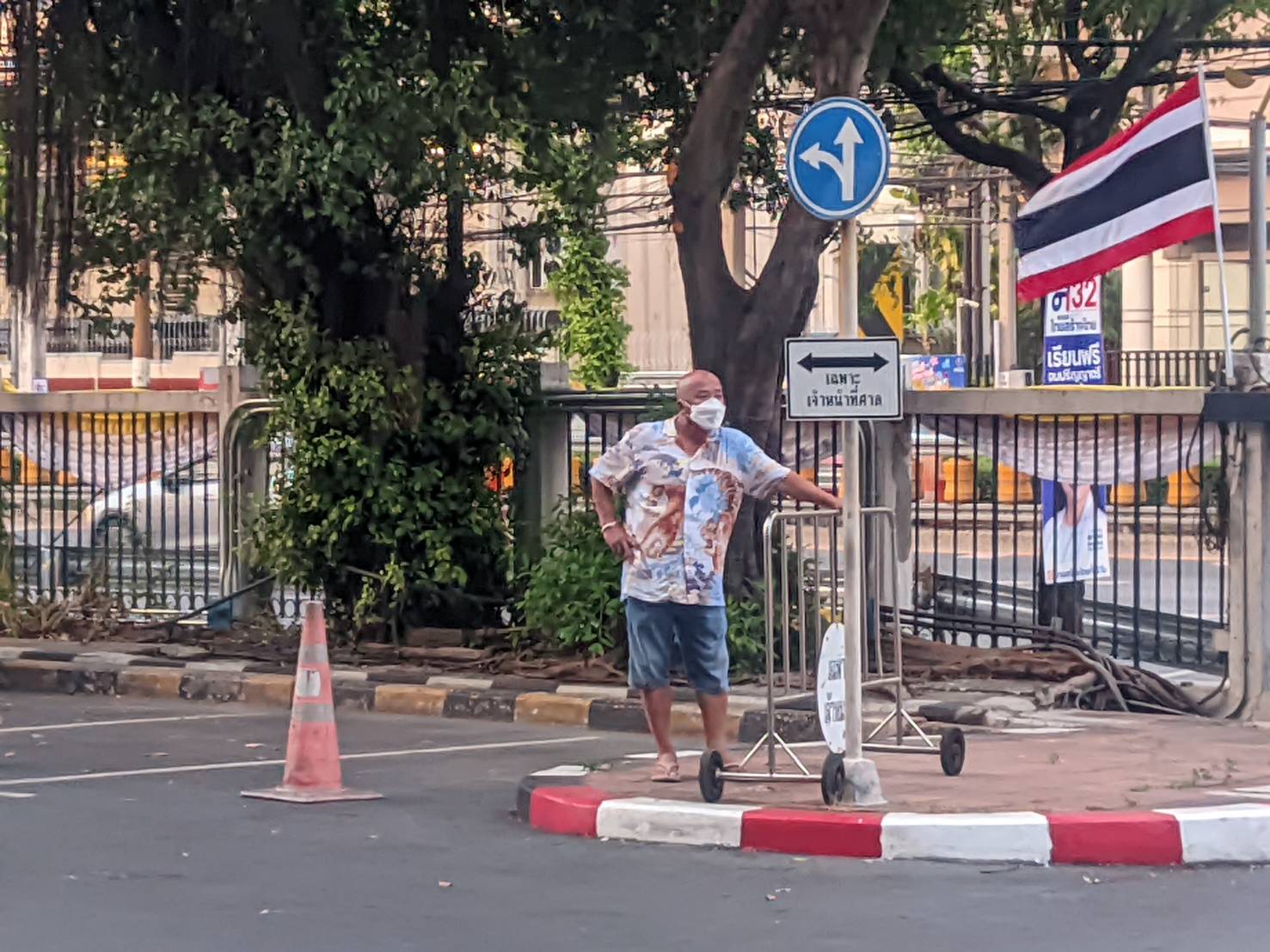พ่อดีเจแมน เดินทางไปศาลให้กำลังใจลูกชาย เผยสิ่งที่ฝากฝังให้ช่วยดูแล พ่อดีเจแมน เดินทางไปศาลให้กำลังใจลูกชาย เผยสิ่งที่ฝากฝังให้ช่วยดูแล