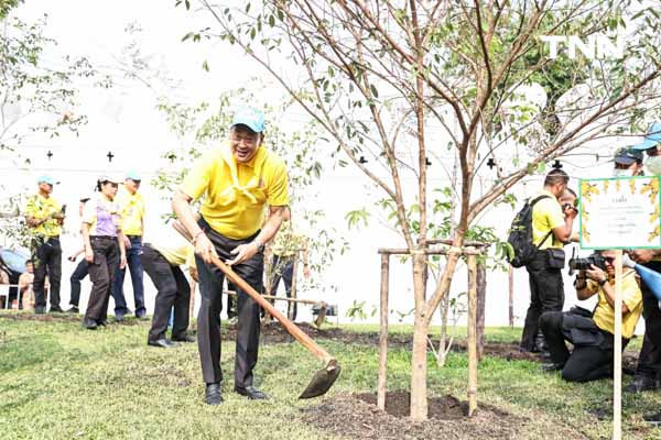 นายกฯ เปิดโครงการจิตอาสา เฉลิมพระเกียรติในหลวงเฉลิมพระชนมพรรษา 6 รอบ นายกฯ เปิดโครงการจิตอาสา เฉลิมพระเกียรติในหลวงเฉลิมพระชนมพรรษา 6 รอบ