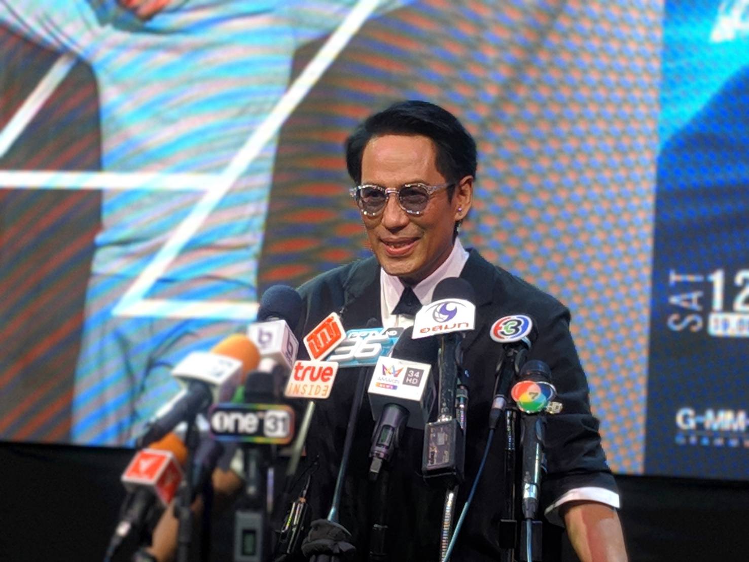 เบิร์ด ธงไชย พร้อมจัดเต็มความสุข คอนเสิร์ตใหญ่ในรอบ 3 ปี เบิร์ด ธงไชย พร้อมจัดเต็มความสุข คอนเสิร์ตใหญ่ในรอบ 3 ปี