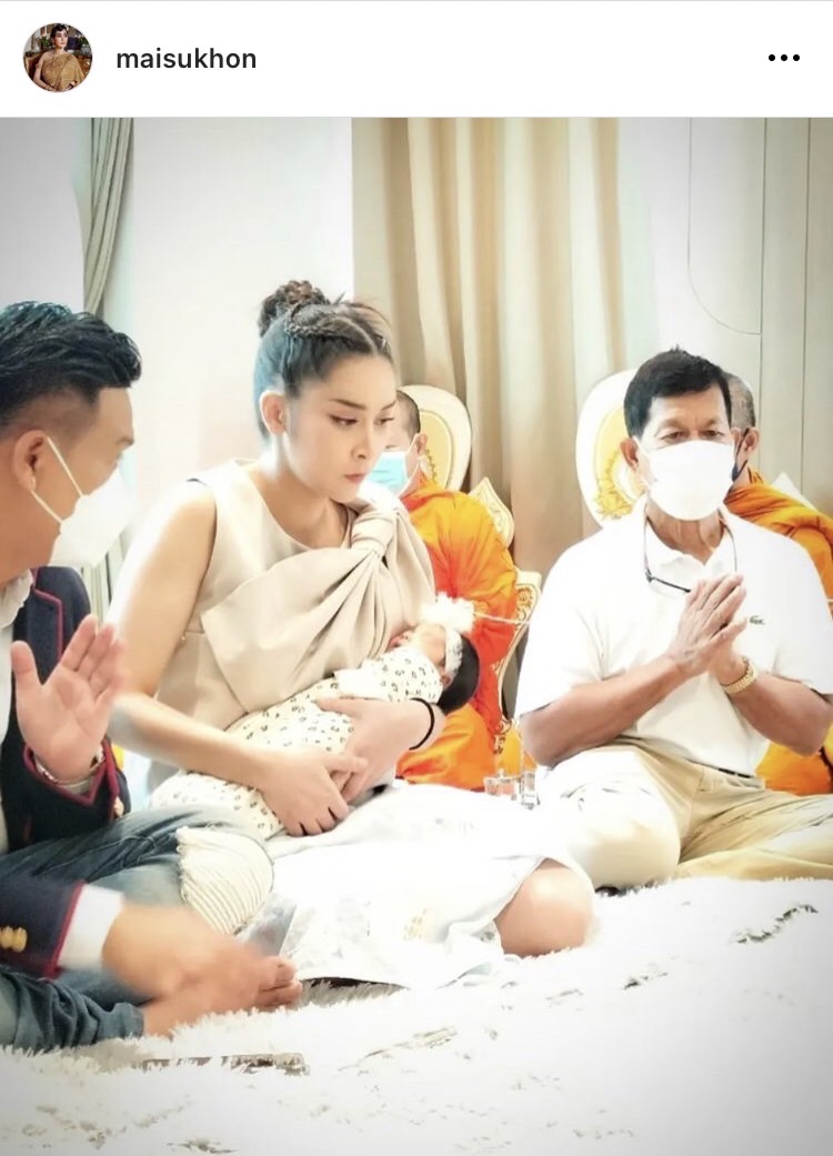 ใหม่ สุคนธวา ฉุนจัด! ขอเคลียร์ดราม่าให้นมลูกต่อหน้าพระ 