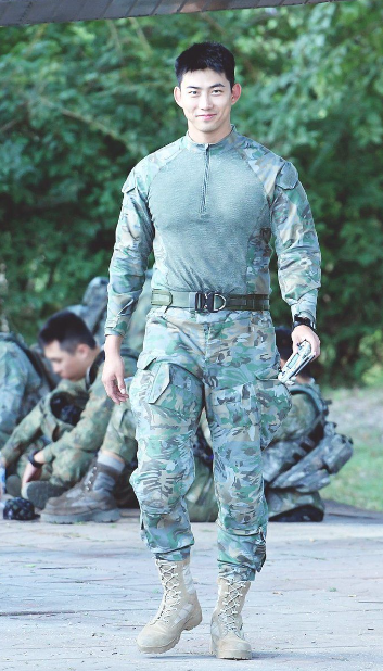 รักชาติยิ่งชีพ!! 'แทคยอน 2PM’ เข้าฝึกเป็นทหารกองหนุน แม้ปลดประจำการมา 3 ปี รักชาติยิ่งชีพ!! 'แทคยอน 2PM’ เข้าฝึกเป็นทหารกองหนุน แม้ปลดประจำการมา 3 ปี