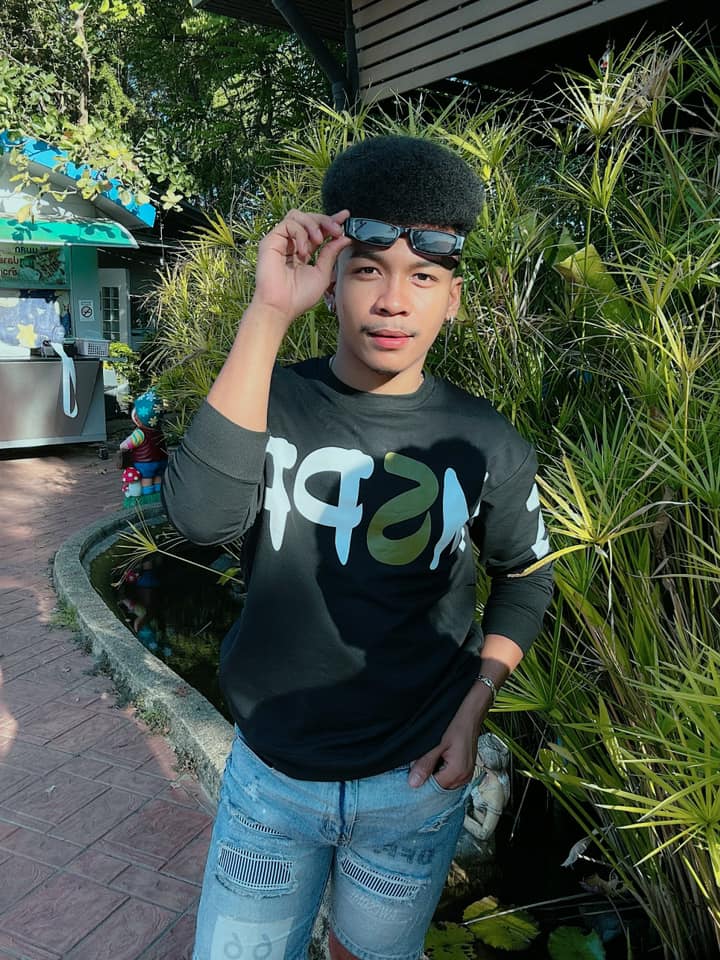 โชค รถแห่ วอนขอชาวเน็ตหยุดด่าและซ้ำเติมภรรยาตนสักที!! โชค รถแห่ วอนขอชาวเน็ตหยุดด่าและซ้ำเติมภรรยาตนสักที!!