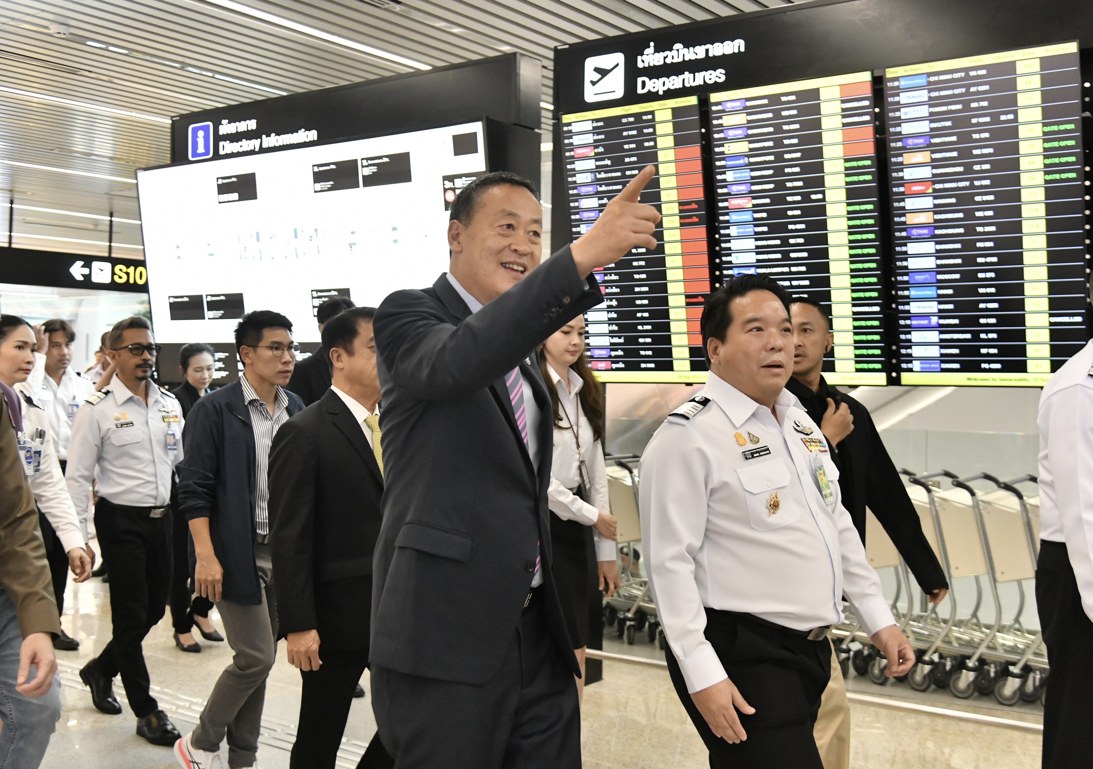 นายกรัฐมนตรี เปิดอาคาร SAT-1 รองรับนักท่องเที่ยว ช่วยกระตุ้นเศรษฐกิจ นายกรัฐมนตรี เปิดอาคาร SAT-1 รองรับนักท่องเที่ยว ช่วยกระตุ้นเศรษฐกิจ