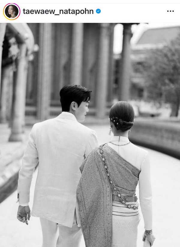 แต้ว ณฐพร สวมชุดไทยงดงาม ควง ไฮโซประณัย ทำบุญ ก่อนเริ่มต้นชีวิตคู่ แต้ว ณฐพร สวมชุดไทยงดงาม ควง ไฮโซประณัย ทำบุญ ก่อนเริ่มต้นชีวิตคู่