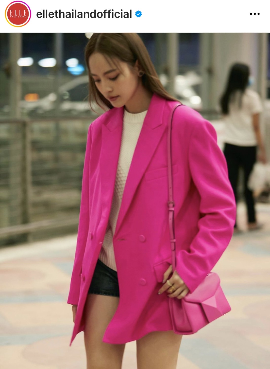 เปิดลุคสนามบิน ณิชา ลัดฟ้าชมแฟชั่นโชว์ที่ ปารีส
