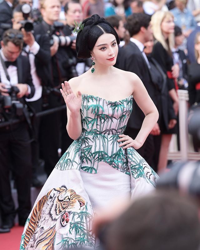 'ชมพู่ อารยา - ฟ่านปิงปิง'!! นำโผ Best Dress เมืองคานส์วันแรกของ Vogue Singapore 'ชมพู่ อารยา - ฟ่านปิงปิง'!! นำโผ Best Dress เมืองคานส์วันแรกของ Vogue Singapore