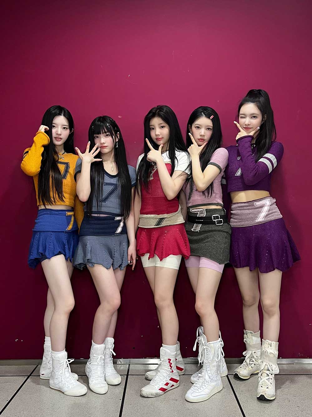 ทำความรู้จัก วง ILLIT เกิร์ลกรุ๊ปน้องใหม่มาแรง ติดชาร์ต Billboard Global 200 จากเพลงเดบิวต์ ทำความรู้จัก วง ILLIT เกิร์ลกรุ๊ปน้องใหม่มาแรง ติดชาร์ต Billboard Global 200 จากเพลงเดบิวต์