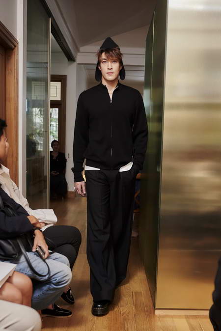 แฟชั่นไอคอนตัวแม่ ตบเท้าร่วมงานเปิดคอลเลกชันใหม่แบรนด์ VVON SUGUNNASIL แฟชั่นไอคอนตัวแม่ ตบเท้าร่วมงานเปิดคอลเลกชันใหม่แบรนด์ VVON SUGUNNASIL