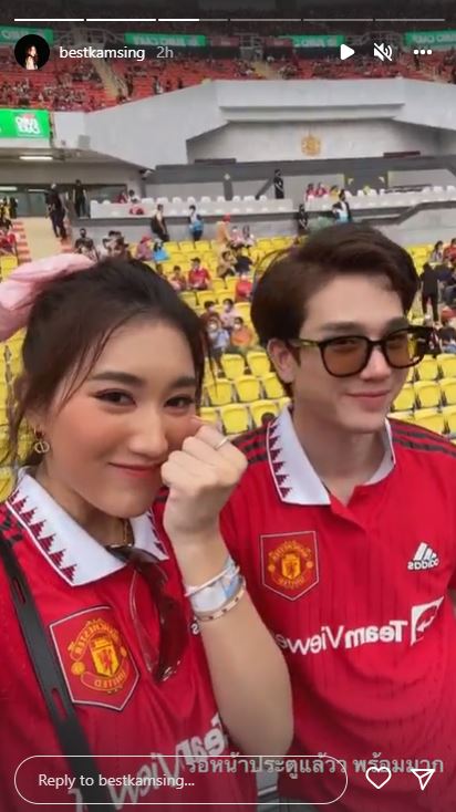 เหล่าคนดังคึกคัก เกาะติดขอบสนาม เชียร์ศึกแดงเดือด แมนยู-ลิเวอร์พูล