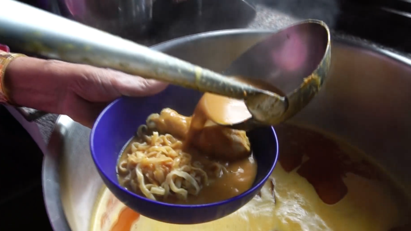 ข้าวซอยเชียงใหม่ยอดขายพุ่ง! หลังนักรีวิวทั่วโลกยกเป็นซุปที่ดีที่สุด ข้าวซอยเชียงใหม่ยอดขายพุ่ง! หลังนักรีวิวทั่วโลกยกเป็นซุปที่ดีที่สุด