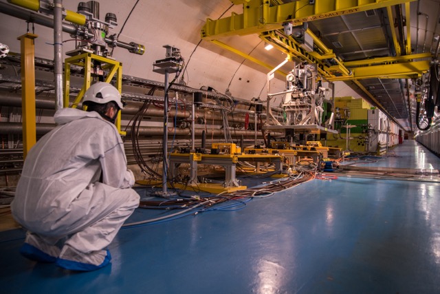 เลียนแบบหลุมดำ ! CERN สร้างไอพ่นพลาสมาบนโลก