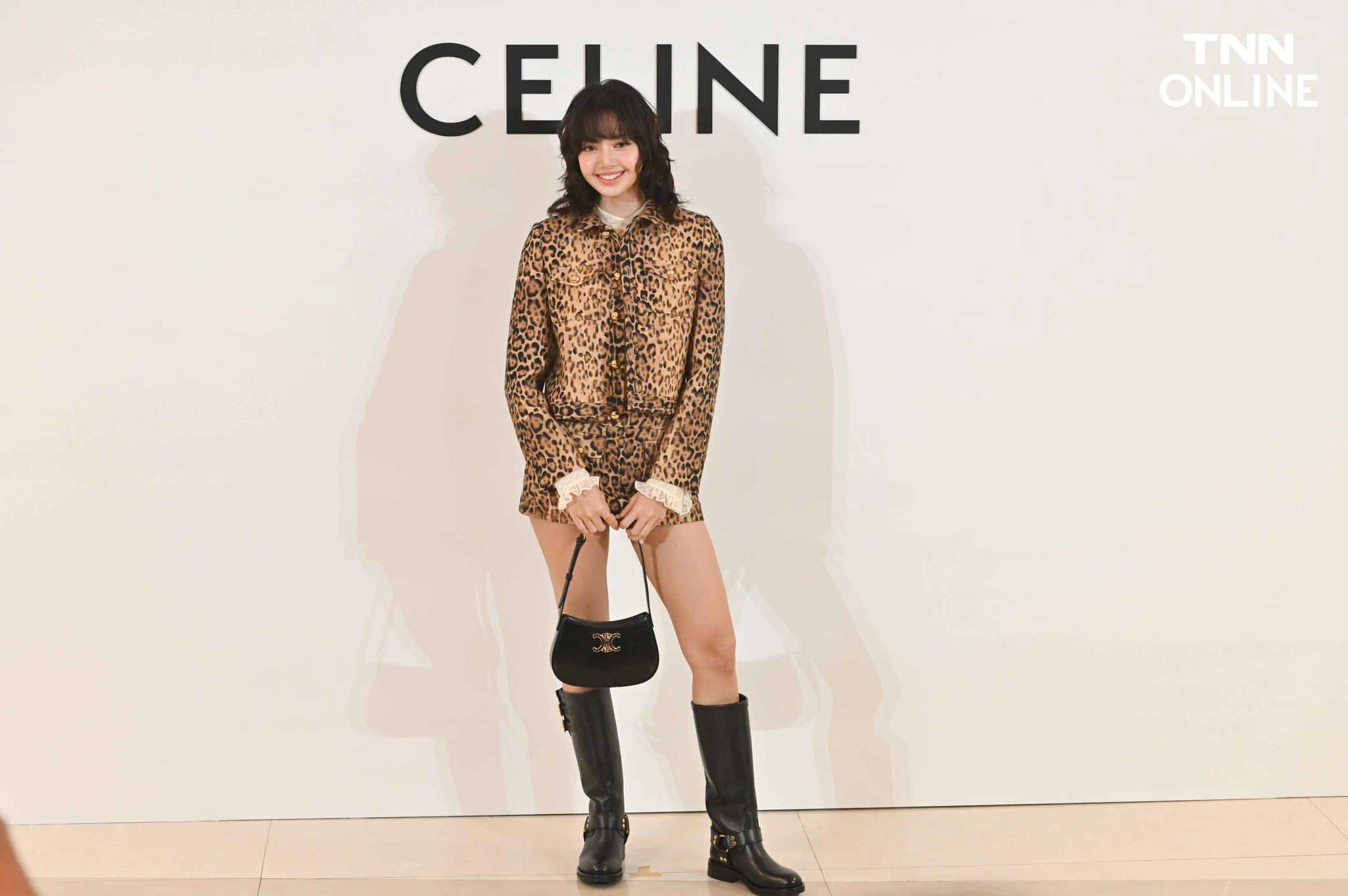 น่ารักมาก รวมภาพบรรยากาศ “ลิซ่า” BLACKPINK และ “พัคโบกอม” ร่วมงานเปิดตัว CELINE STORE น่ารักมาก รวมภาพบรรยากาศ “ลิซ่า” BLACKPINK และ “พัคโบกอม” ร่วมงานเปิดตัว CELINE STORE