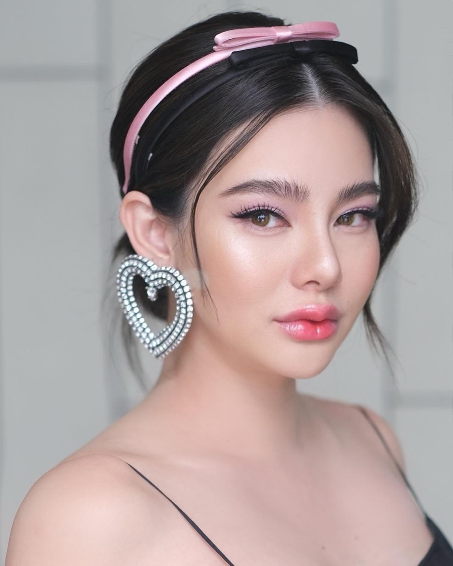ตำรวจบินสอบปากคำ ดิว อริสรา ที่ไต้หวัน 14 ก.พ. นี้! ตำรวจบินสอบปากคำ ดิว อริสรา ที่ไต้หวัน 14 ก.พ. นี้!