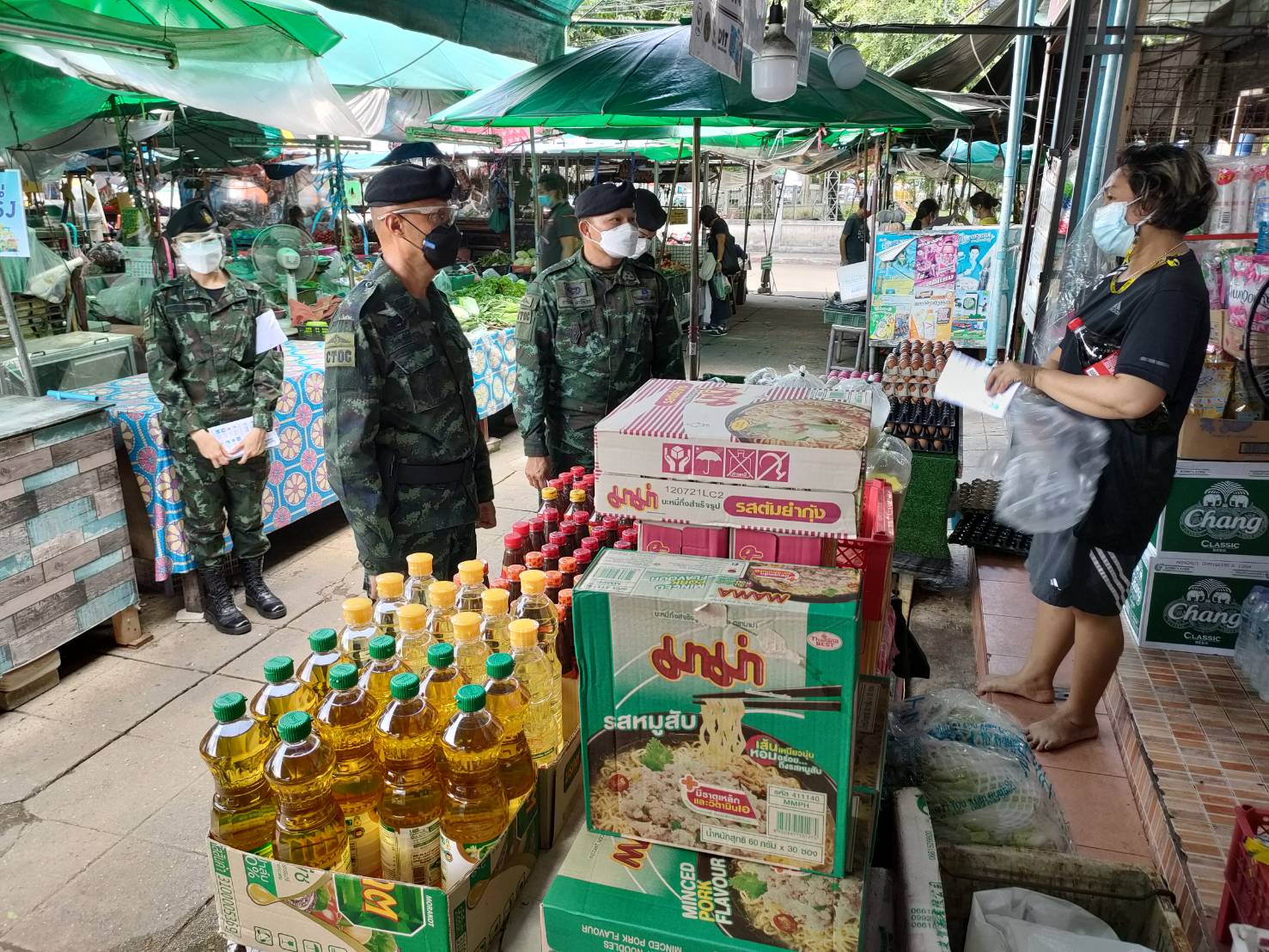 กองทัพไทย ปฎิบัติการเชิงรุกช่วยประชาชน-นำผู้ป่วยโควิดส่ง รพ. กองทัพไทย ปฎิบัติการเชิงรุกช่วยประชาชน-นำผู้ป่วยโควิดส่ง รพ.