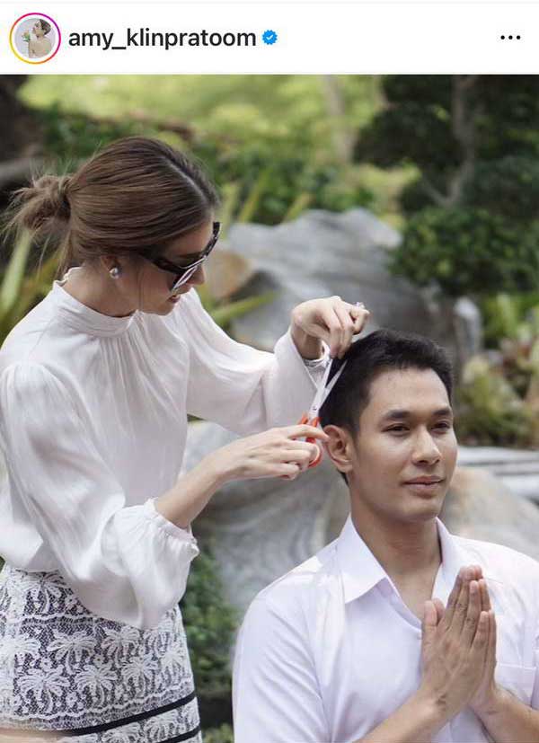 เอมี่ กลิ่นประทุม - กีต้าร์ ศิริพิชญ์ เล่าย้อนความทรงจำถึงเพื่อนรัก อ๋อม อรรคพันธ์ เอมี่ กลิ่นประทุม - กีต้าร์ ศิริพิชญ์ เล่าย้อนความทรงจำถึงเพื่อนรัก อ๋อม อรรคพันธ์