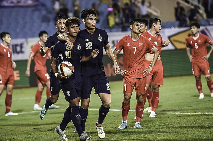 ไทย บุกชนะ เวียดนาม 2-1 ฟุตบอล LP BANK CUP 2024 ไทย บุกชนะ เวียดนาม 2-1 ฟุตบอล LP BANK CUP 2024