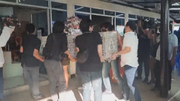 บรรยากาศพิธีทางศาสนา อาร์ต เคพีเอ็น  (มีคลิป)