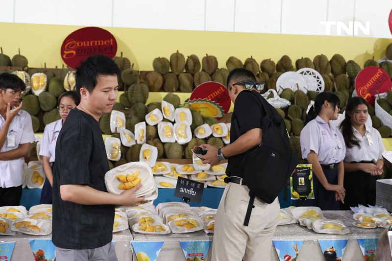 จัดเต็มบุฟเฟ่ต์ทุเรียน สยามพารากอนคัดสุดยอดผลไม้ไทย สด ฉ่ำ จัดเต็มบุฟเฟ่ต์ทุเรียน สยามพารากอนคัดสุดยอดผลไม้ไทย สด ฉ่ำ