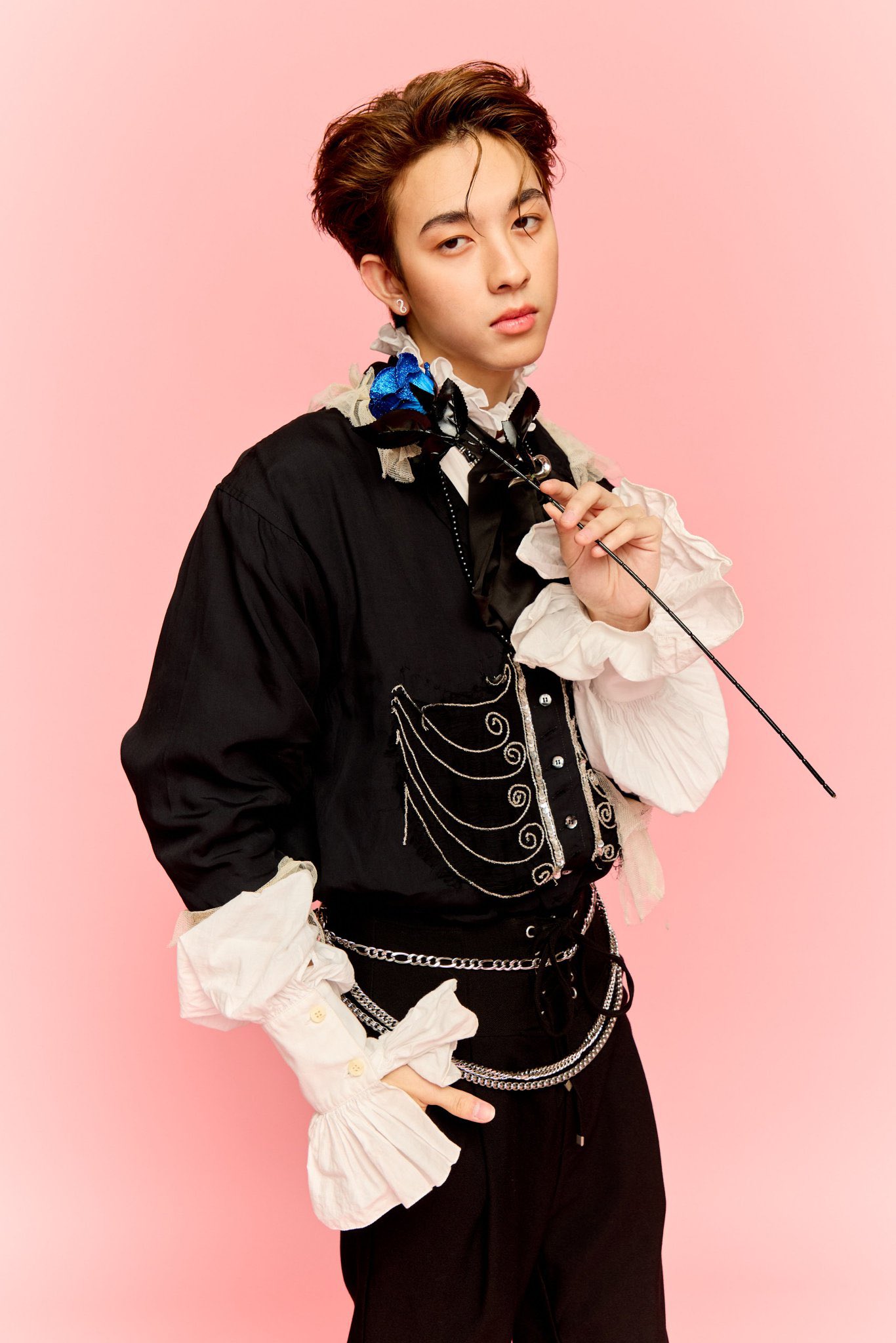เซอร์ไพรส์! เพลงใหม่ มิลลิ ดึง อองรี ร่วมรับบทพระเอกเอ็มวี เซอร์ไพรส์! เพลงใหม่ มิลลิ ดึง อองรี ร่วมรับบทพระเอกเอ็มวี