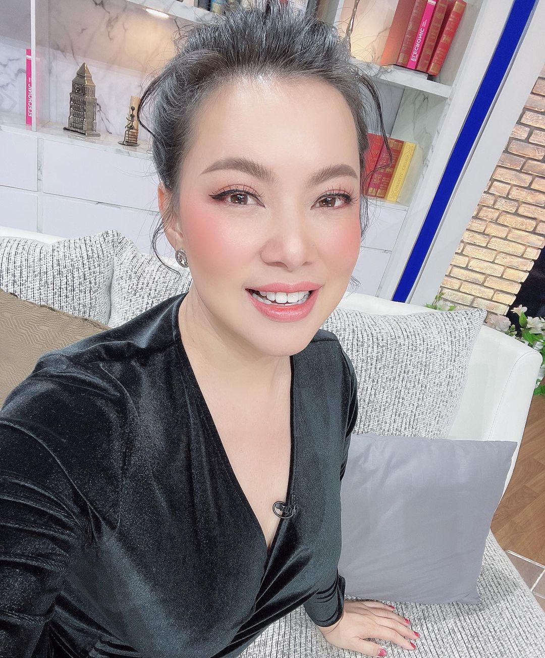 บุ๋ม ปนัดดา ตั้งโต๊ะแถลงทั้งน้ำตาขอโทษ จั๊กจั่น ปมเสนอข่าวดาราสองโลก บุ๋ม ปนัดดา ตั้งโต๊ะแถลงทั้งน้ำตาขอโทษ จั๊กจั่น ปมเสนอข่าวดาราสองโลก