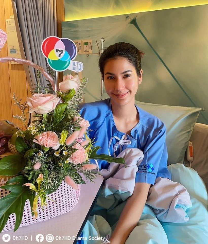 “พิ้งค์พลอย” กล้ามเนื้อคออักเสบ “ยูโร” ให้กำลังใจถึงขอบเตียง