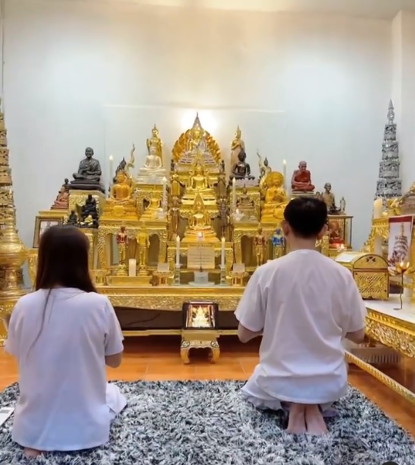 “เอ ไชยา” หลงใหลธรรมะเผยทำให้จิตใจสงบ (มีคลิป) “เอ ไชยา” หลงใหลธรรมะเผยทำให้จิตใจสงบ (มีคลิป)