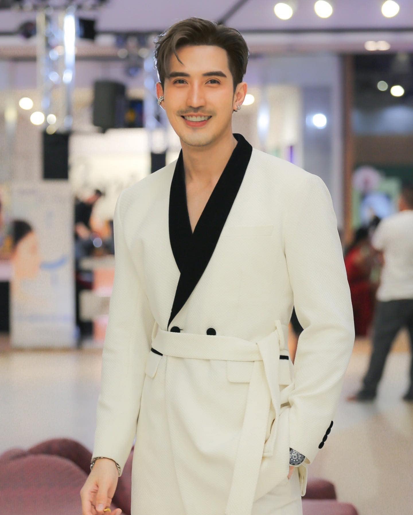 บิ๊กเอ็ม เปิดใจหลังเจอมรสุมชีวิต ที่ผ่านมาคือบทเรียน ต้องเริ่มต้นใหม่ใช้ชีวิตให้มีสติทุกอย่าง บิ๊กเอ็ม เปิดใจหลังเจอมรสุมชีวิต ที่ผ่านมาคือบทเรียน ต้องเริ่มต้นใหม่ใช้ชีวิตให้มีสติทุกอย่าง