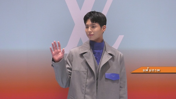 ซันนี่ - มาริโอ้ ประชันความหล่อนั่งชมแฟชั่นโชว์ข้าง พัคโบกอม  (มีคลิป)