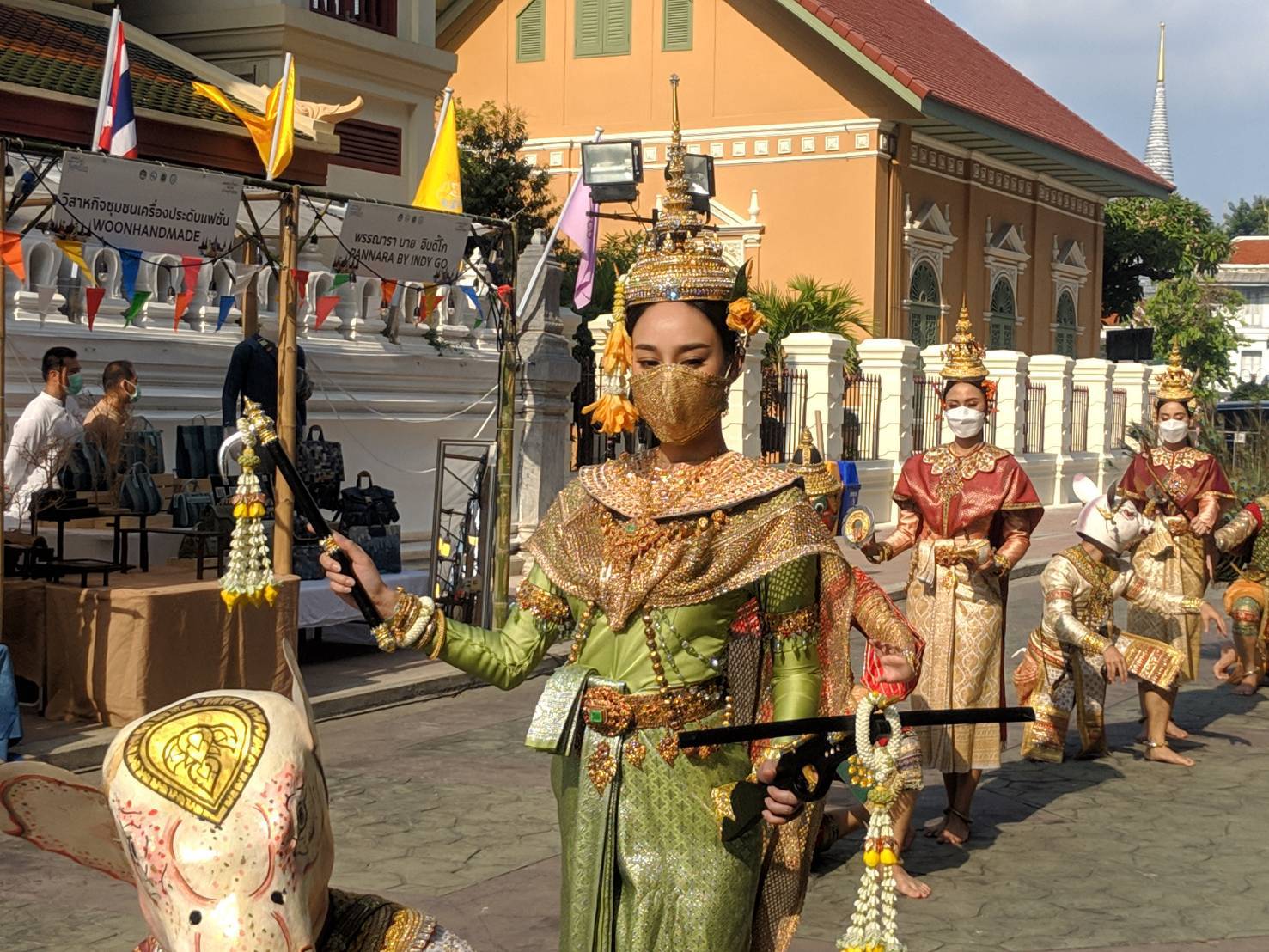 นาว ทิสานาฎ  ร่วมงาน เย็นทั่วหล้า มหาสงกรานต์ 2565
