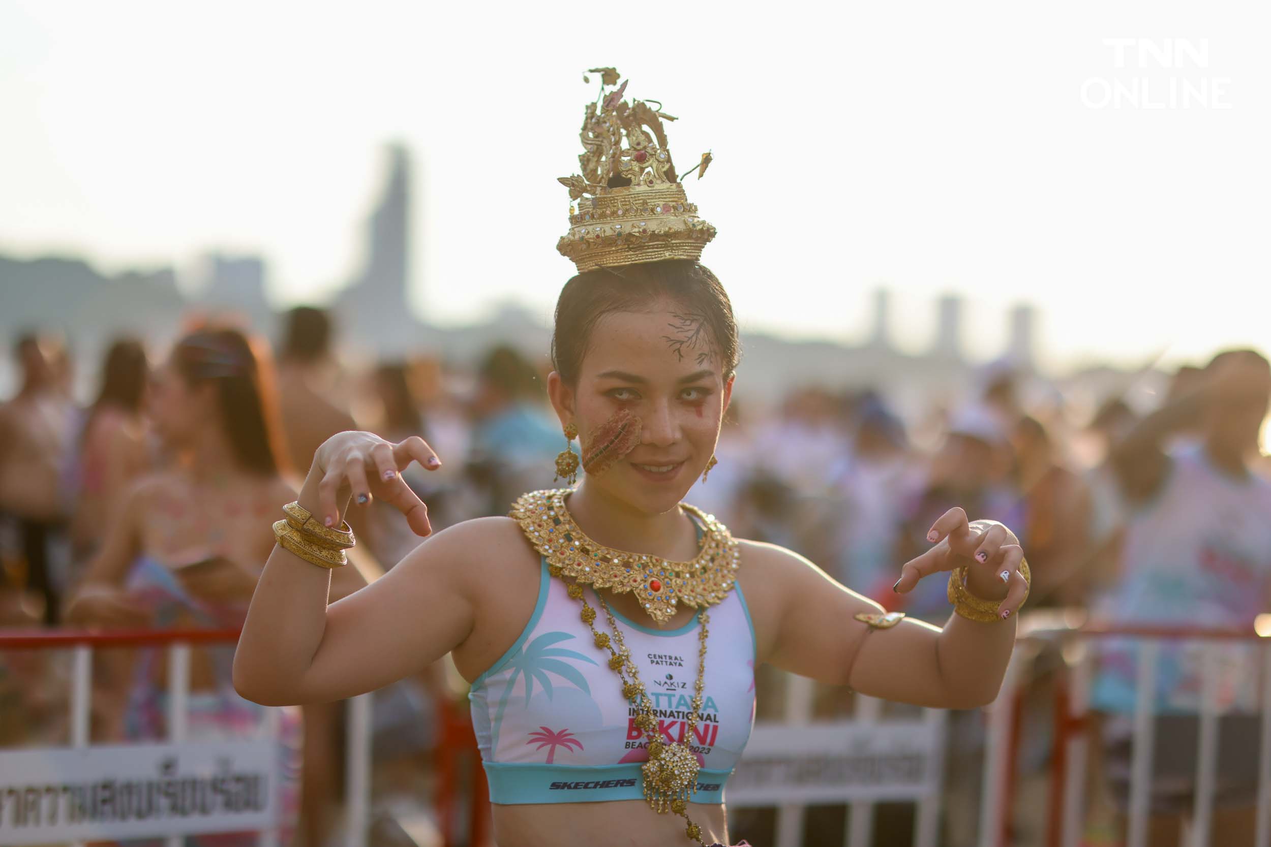 ใส่บิกินีอวดหุ่นสวย นักวิ่งกว่า 4,000 คน ร่วมวิ่งริมหาดพัทยา