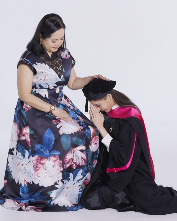 แตงโม นิดา บัณฑิตป้ายแดง เผยเรียนต่อ ป.โท ต่อยอดทำธุรกิจ แตงโม นิดา บัณฑิตป้ายแดง เผยเรียนต่อ ป.โท ต่อยอดทำธุรกิจ