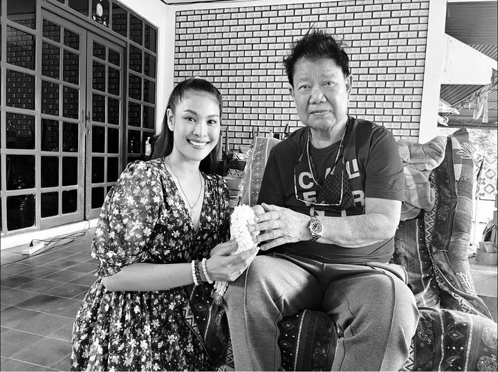 บรรยากาศพิธีรดน้ำศพ “ครูชลธี ธารทอง” ณ วัดไร่ขิง (มีคลิป)