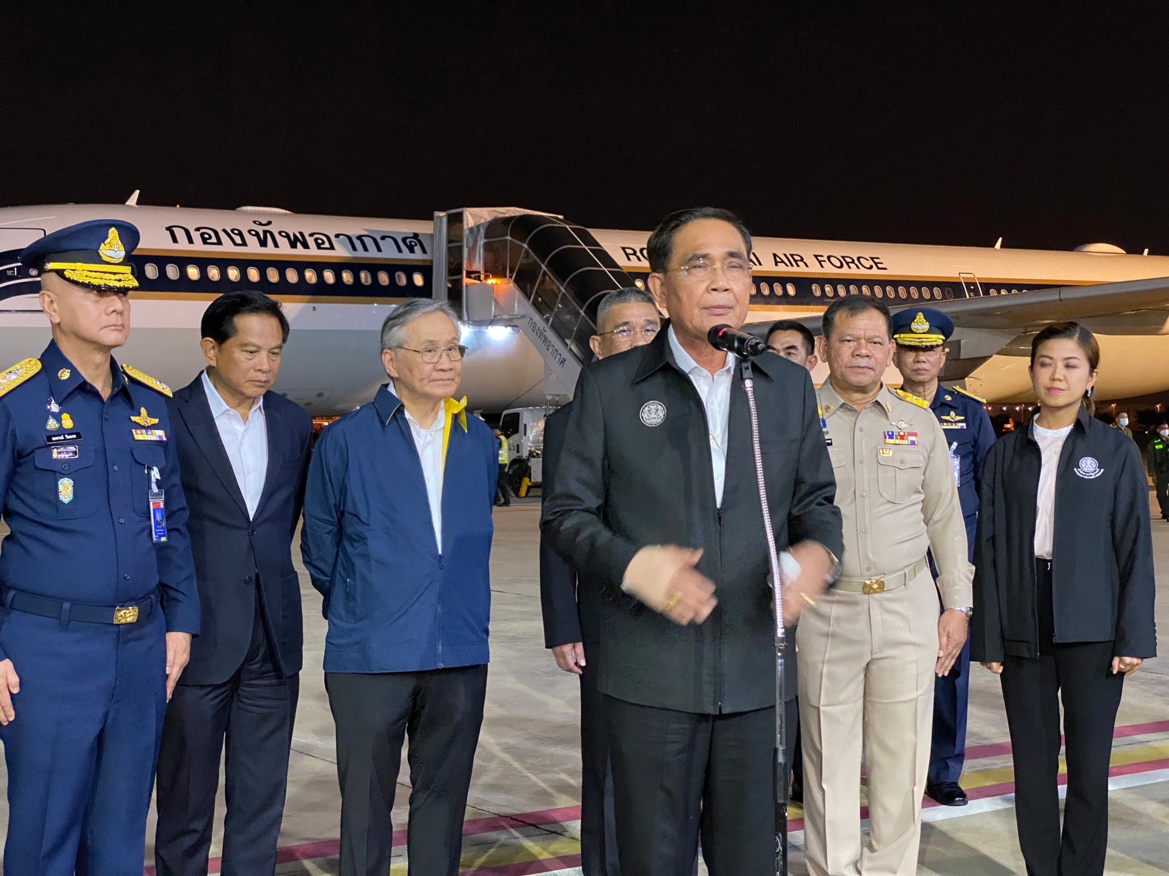ประมวลภาพ นายกฯ รับ คนไทยในซูดาน ชุดแรก ประมวลภาพ นายกฯ รับ คนไทยในซูดาน ชุดแรก