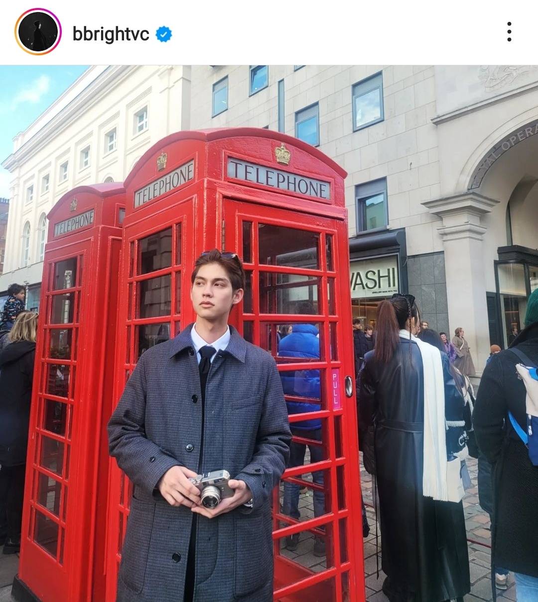 ไบร์ท วชิรวิชญ์ เล่าโมเมนต์ร่วมงาน Burberry  แฮปปี้ ได้พาคุณแม่ไปเที่ยวด้วย 