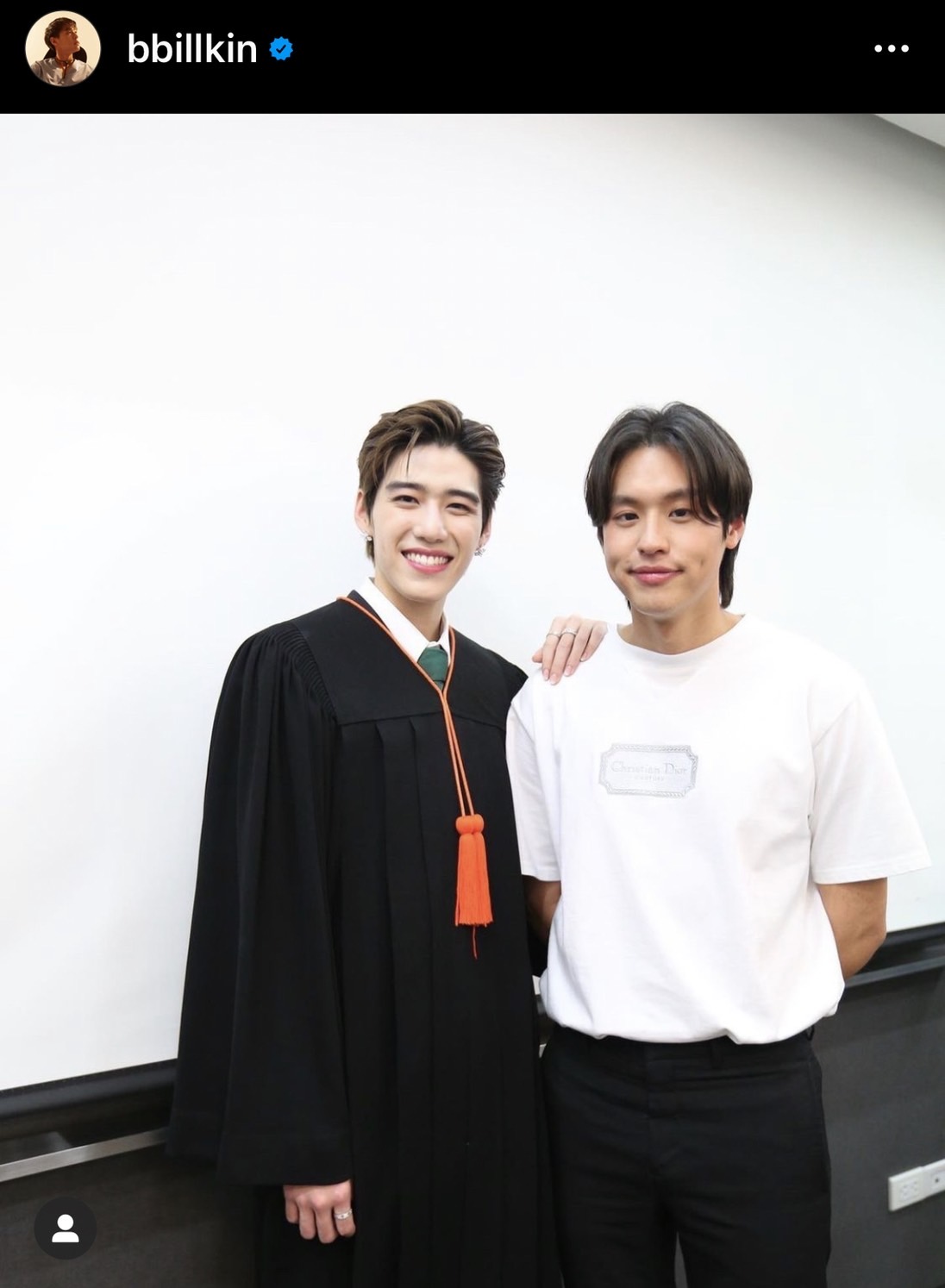 “บิวกิ้น” แจงให้สร้อยเป็นของขวัญรับปริญญา “พีพี” ลั่นแค่มาก็ดีใจแล้ว “บิวกิ้น” แจงให้สร้อยเป็นของขวัญรับปริญญา “พีพี” ลั่นแค่มาก็ดีใจแล้ว