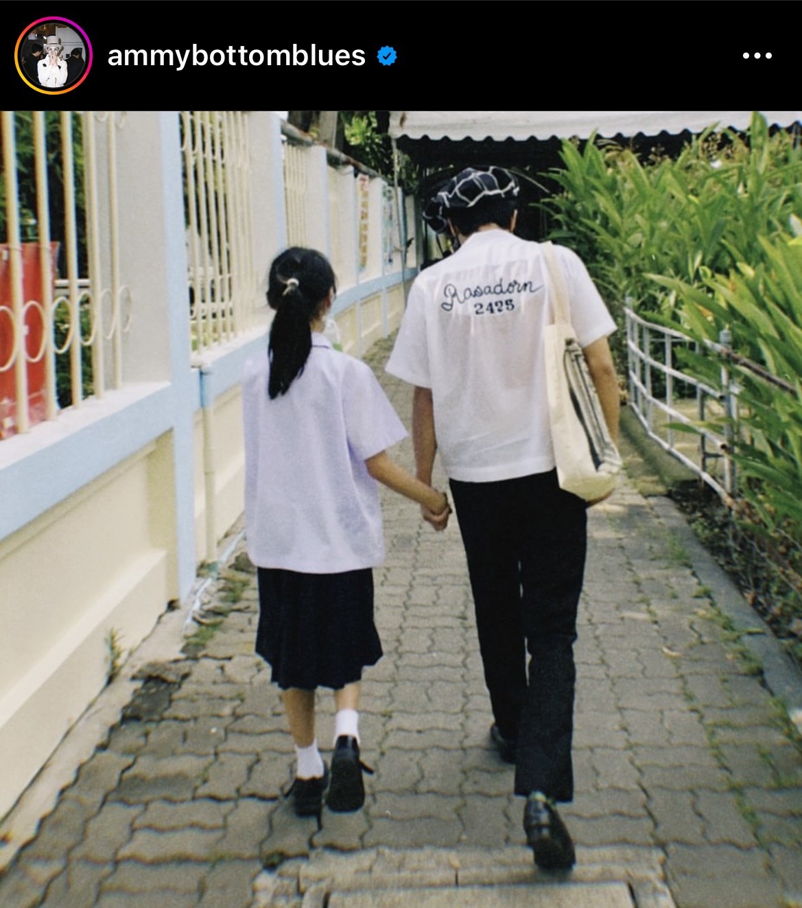โมเมนต์ความสุข แอมมี่ the bottom blue ร่วมเฟรม ไอด้า ไอรดา หลังเชียร์ลูกสาวในงานกีฬาสีโรงเรียน